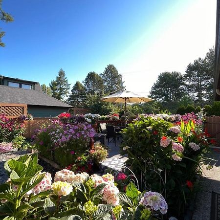Garden Home In Victoria -Beautiful Home In Виктория Екстериор снимка