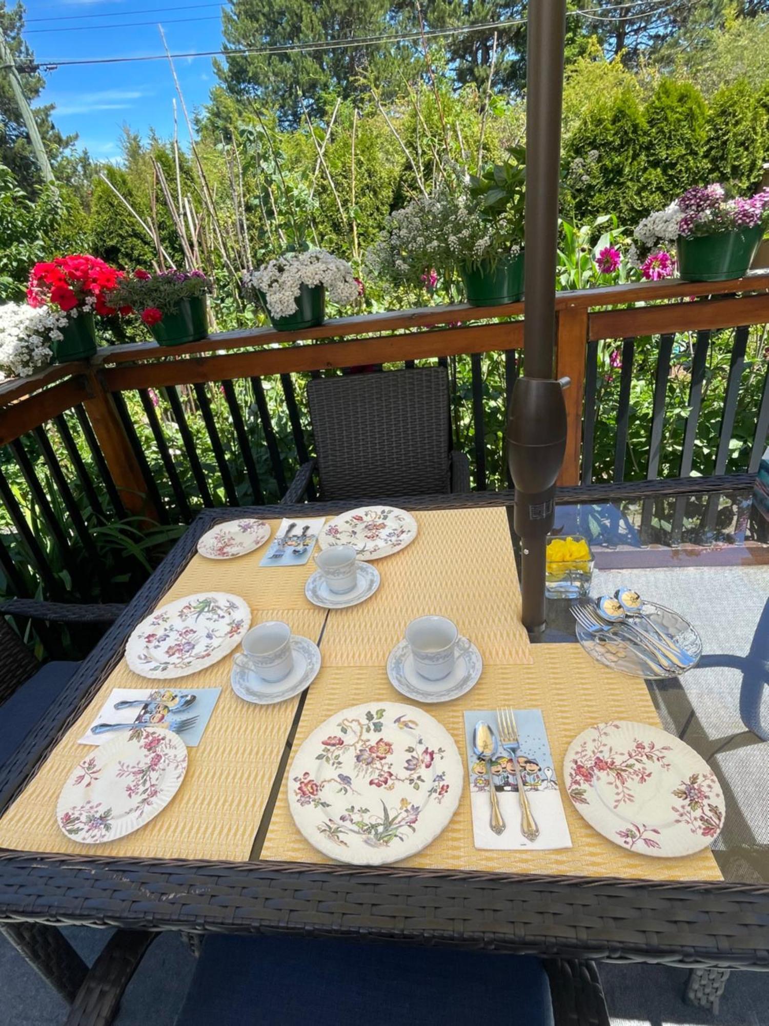 Garden Home In Victoria -Beautiful Home In Виктория Екстериор снимка