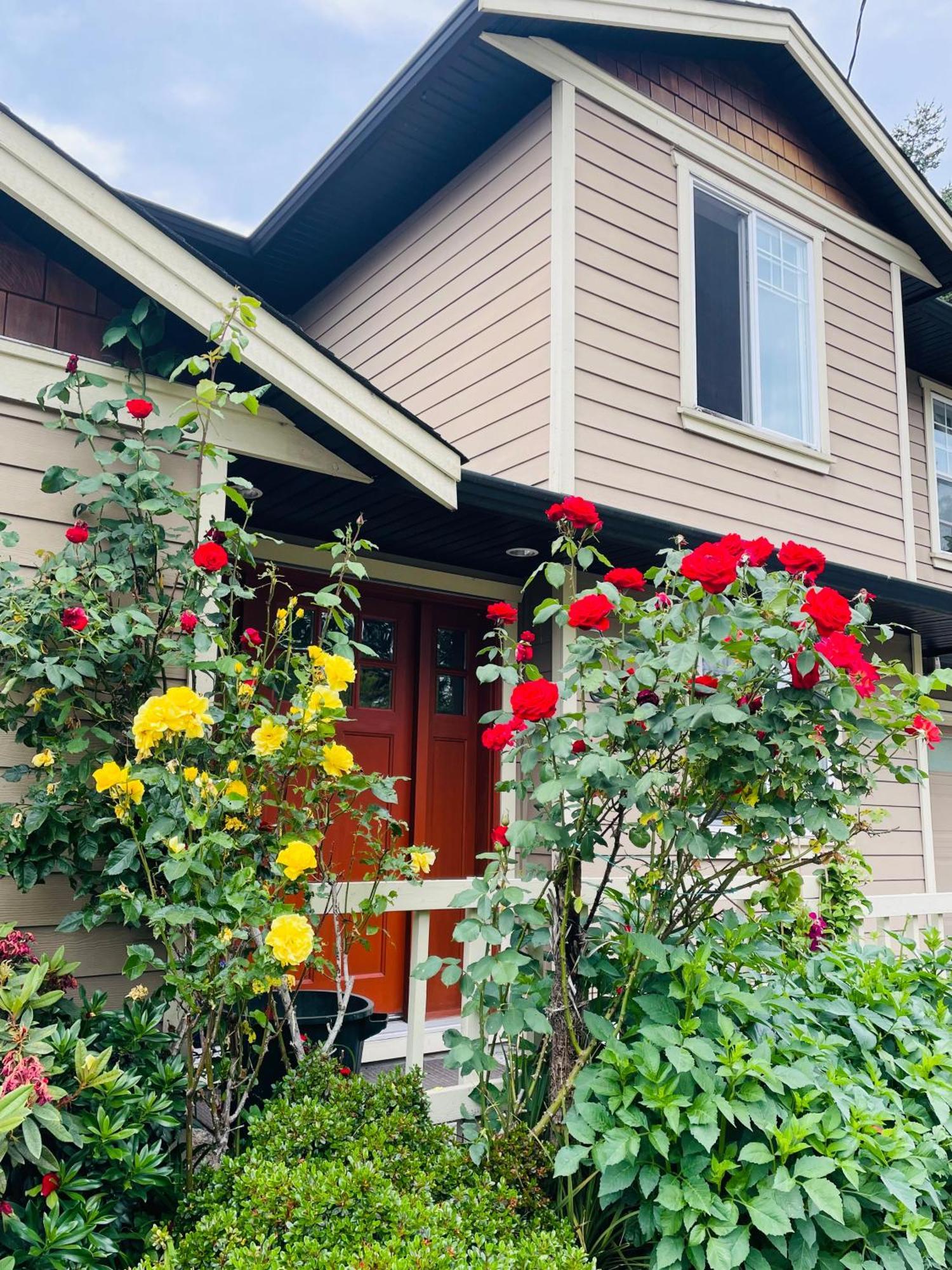 Garden Home In Victoria -Beautiful Home In Виктория Екстериор снимка